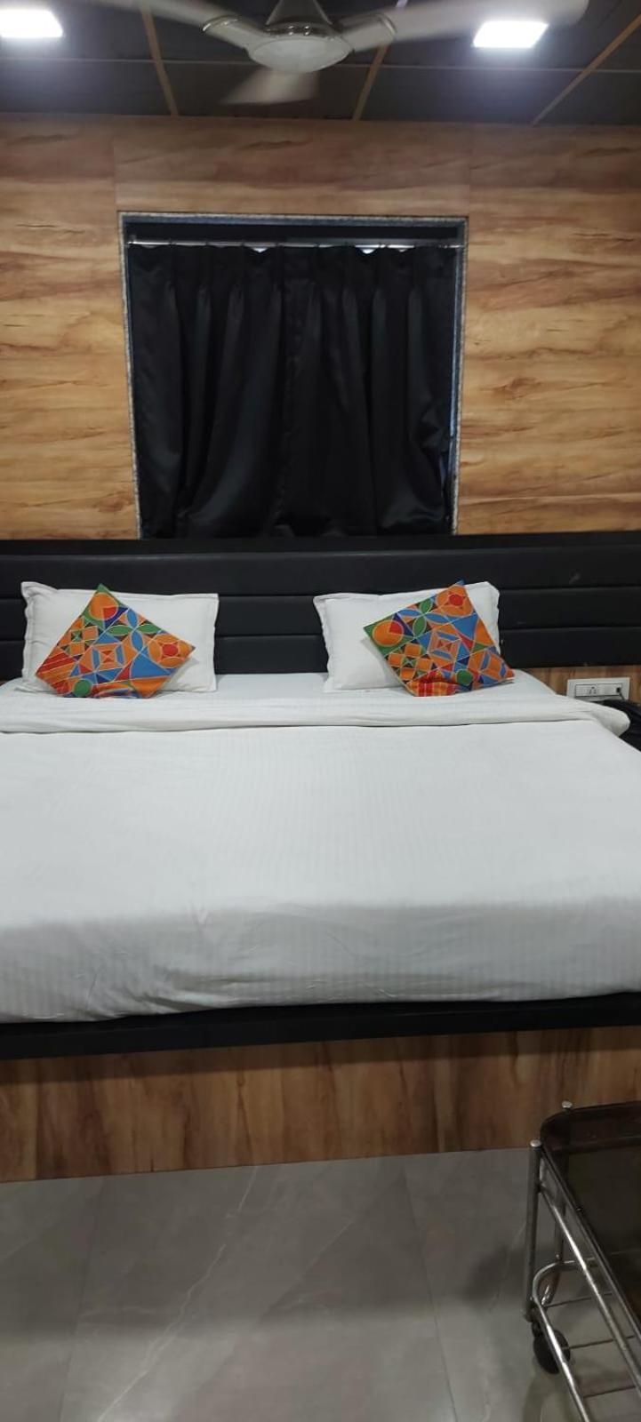 Glitz Hotels Sai Guest House - Nr Inorbit Mall Vashi Navi Mumbai Exterior photo